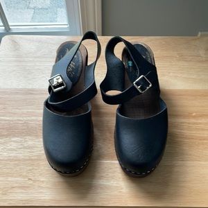 Lotta high heel clogs 39. NWT